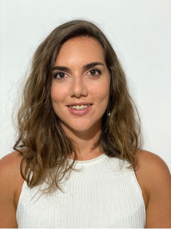 La Dra. Heleia González Cuervo, especialista en Alergología con Máster en Medicina Estética por la Universidad Complutense de Madrid aporta su experticia en técnicas innovadoras y un profundo entendimiento de las necesidades estéticas de cada persona.